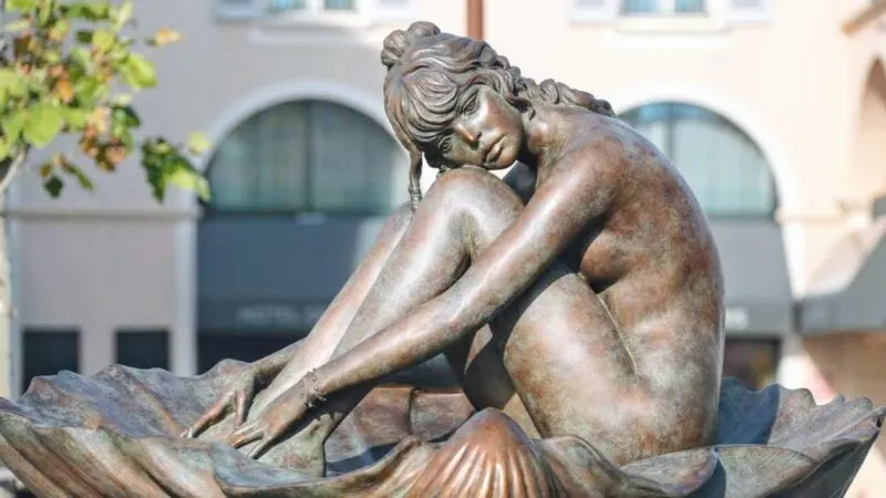 Saint-Tropez - Ein Überblick & Geschichte - St. Tropez Bardot-Statue