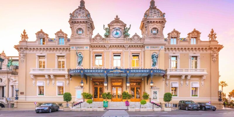 Comment découvrir Monaco comme un milliardaire - Monaco Travel Guide Casino milliardaires Art 2