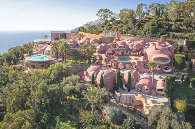 Olhe por dentro do Bubble Palace de Pierre Cardin - vilas mais famosas da Riviera Francesa 1