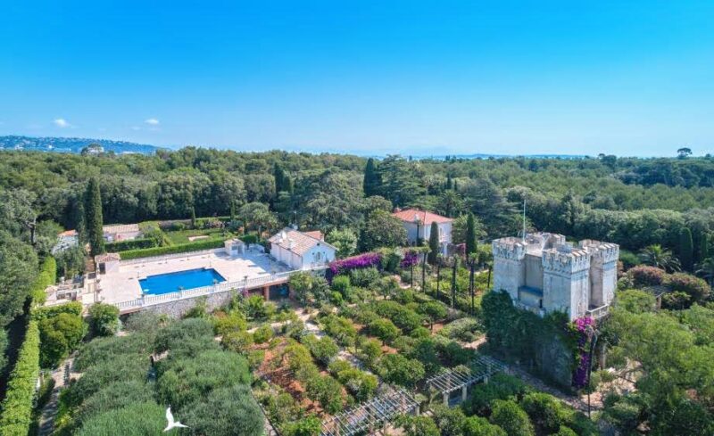 A Fraudster & His Little Castle - famous villas french riviera 1