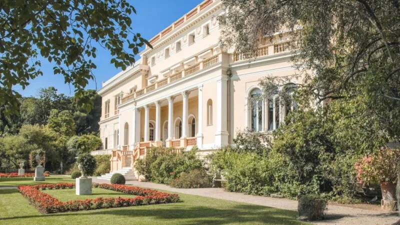Villa les Cèdres, een moorddadige oligarch en een wrede koning - villa les cedres beroemde villa's Franse Rivièra 1
