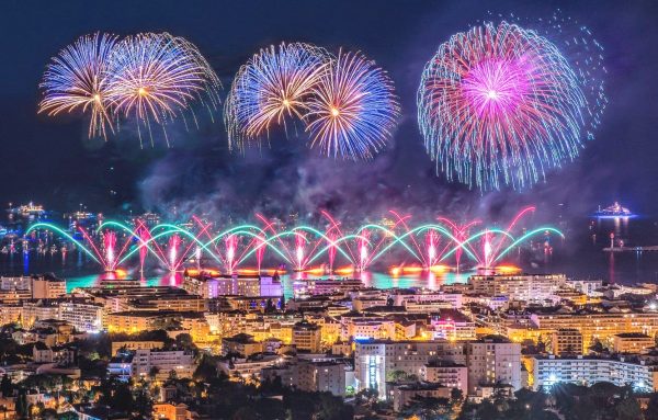 Festival e concorso dei fuochi d'artificio di Cannes: guida 2023 - festival dei fuochi d'artificio di cannes3