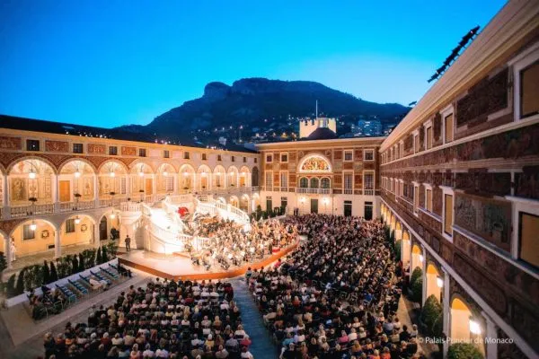 Conciertos de verano al aire libre en Mónaco en el Palacio del Príncipe - conciertos de verano prince palace monaco1